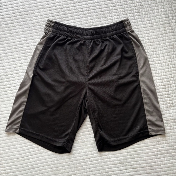 Mitre Shorts - Picture 1 of 1